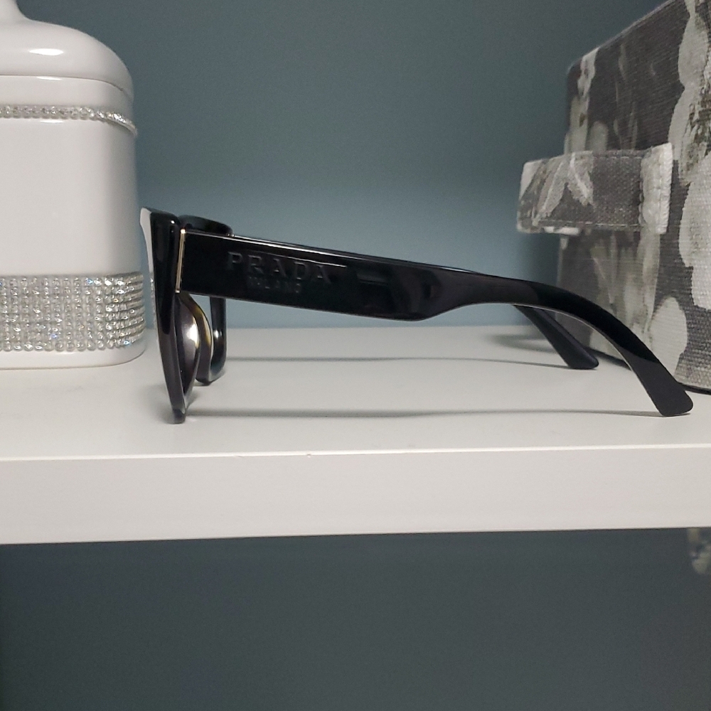Prada Oversized Tortoiseshell Cat-Eye Glasses in Brown and Black Accents - Picture 3 of 7